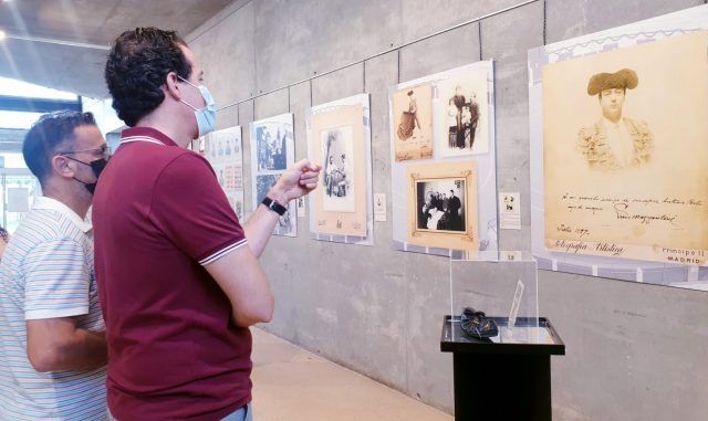 Muestra fotográfica con los 75 años de historia de la Plaza de Toros de Elda