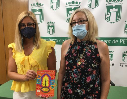 La familia de Aitor, el niño de Petrer que murió trágicamente de peritonitis, publica un libro con colaboraciones de varios colegios del país Presentación del libro de Aitor