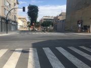 Comienza la construcción de una glorieta en la avenida de Elda en Petrer, que provocará cambios en el tráfico mientras duran las obras Obras de la glorieta en la intersección de las avenidas de Elda y Felipe V en Petrer