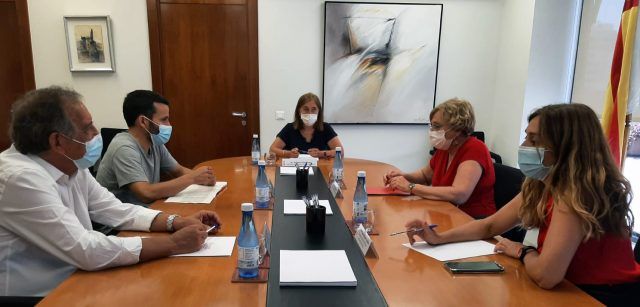La consellera de Sanidad, Ana Barceló, y el conseller de Educación, Vicent Marzà, se han reunido esta mañana para abordar el proceso de vacunación del alumnado valenciano.