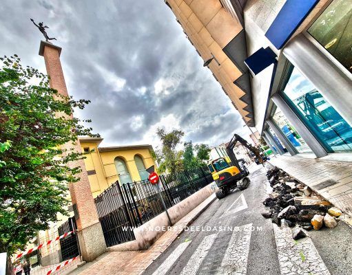Comienzan las obras para mejorar los accesos al Colegio Público Padre Manjón de Elda Remodelación y asfaltado de la calle Miguel de Cervantes para mejorar los accesos al Colegio Público Padre Manjón