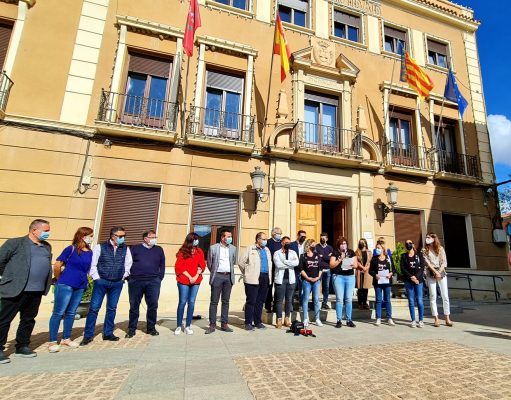 Elda se suma a la celebración del Día del Cáncer de Mama con la lectura de un manifiesto y la iluminación del puente de La Estación y de la fuente de la Plaza Castelar de color rosa #DiaMundialdelCancerdeMama