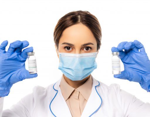 Sanidad inicia este miércoles la vacunación antigripal de 700.000 personas mayores de 70 años junto con una dosis de refuerzo frente a la COVID-19 Vacunación antigripal de 700.000 personas mayores de 70 años junto con una dosis de refuerzo frente a la COVID-19