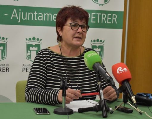 Educación de Petrer recibe una subvención de 47.337 euros para la realización de actividades extraescolares durante todo el curso La concejala de Educación, Sabina Sendra
