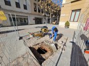 Sacan a la luz otra entrada al refugio antiaéreo de la Guerra Civil frente al Ayuntamiento de Elda Entrada al refugio antiaéreo de la Guerra Civil frente al Ayuntamiento de Elda