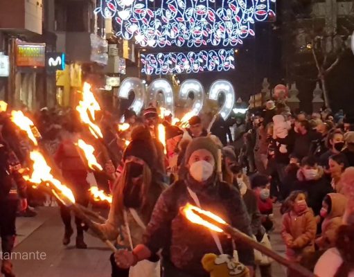 Hoy es el día más mágico del año con Sus Majestades Los Reyes Magos en su espectacular recorrido por las calles de Elda