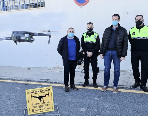 La Policía Local de Elda incorpora a su equipamiento dos drones que serán utilizados para vigilancia medioambiental y urbanística, control de aforos y búsqueda de personas Drones de vigilancia de la Policía Local de Elda