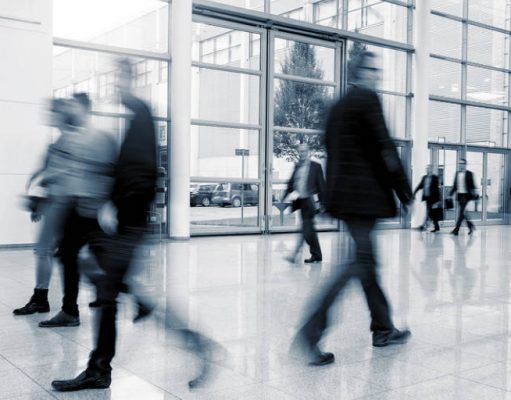 A partir de este jueves 10 de febrero las mascarillas dejarán de ser obligatorias en exteriores, excepto en «aglomeraciones» Fin de las mascarillas