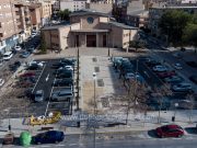 El nuevo aparcamiento con paseo peatonal y zonas verdes frente a la iglesia de San Pascual en Elda El nuevo aparcamiento con paseo peatonal y zonas verdes frente a la iglesia de San Pascual en Elda