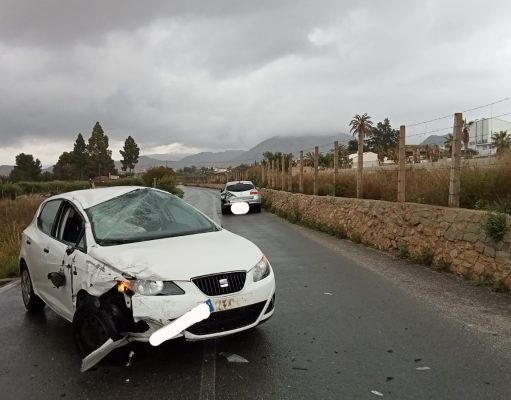 Un conductor positivo en el test de drogas causa un accidente múltiple en la avenida de Cataluña de Petrer Accidente múltiple en la avenida de Cataluña de Petrer