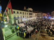 Cientos de eldenses se concentran en la Plaza de la Constitución para mostrar su solidaridad con el pueblo de Ucrania ante la agresión rusa Cientos de eldenses se concentran en la Plaza de la Constitución