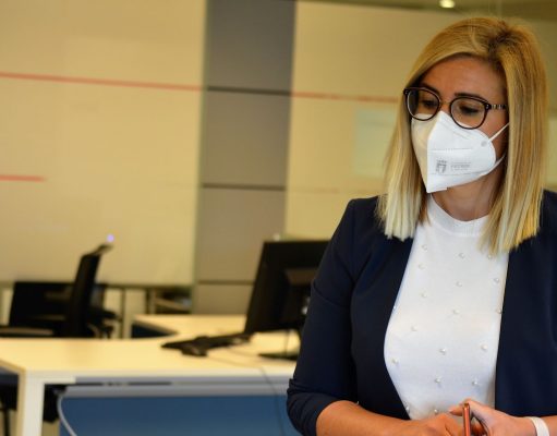 La alcaldesa reúne a ONGs y colectivos humanitarios para coordinar acciones y que Petrer sea ciudad de acogida de los refugiados de Ucrania Petrer siempre ha sido una ciudad solidaria