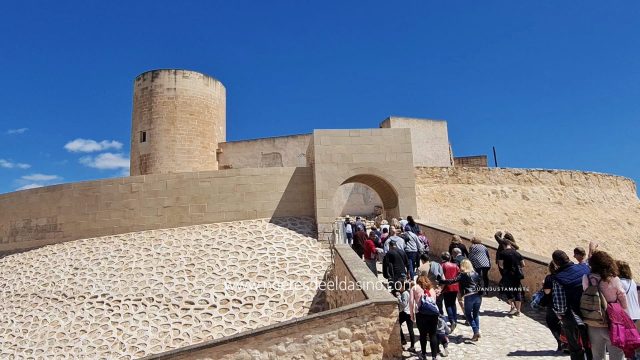 Visitas al Castillo de Elda - @juanjustamante Foto