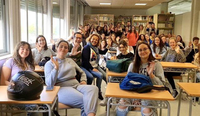 20 estudiantes franceses permanecerán en Elda durante toda la semana dentro de un viaje de intercambio con el IES Monastil