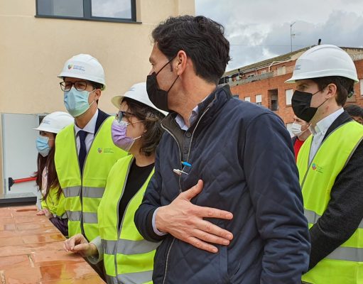 Mónica Oltra visita Elda para reunirse con el personal de los Servicios Sociales municipales y conocer la evolución de las obras de reforma de la Residencia de Mayores El Catí Obras de reforma de la Residencia de Mayores El Catí