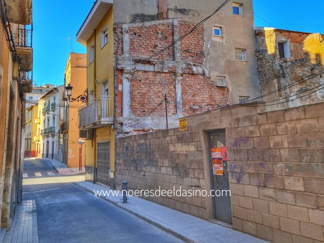 Reparación de una pared medianera calle Francisco Laliga