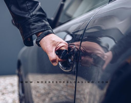 Detenida en Petrer una persona con un coche robado que podría estar relacionado con una oleada de hurtos en comercios