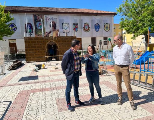 Pantallas gigantes de vídeo y megafonía para la interpretación del Pasodoble Petrel en el nuevo emplazamiento La interpretación del Pasodoble Petrel tendrá este año nuevo emplazamiento, en los jardines Alcalde Vicente Maestre