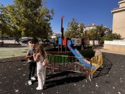 Petrer renovará 6 zonas de juegos infantiles con una inversión de 160.000 euros después del verano Parque infantil en Petrer