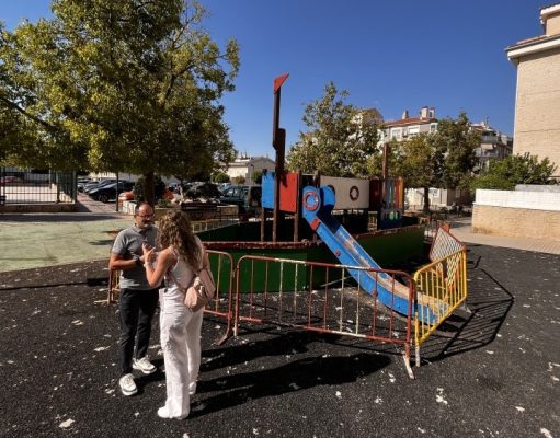 Petrer renovará 6 zonas de juegos infantiles con una inversión de 160.000 euros después del verano Parque infantil en Petrer