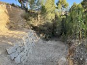 Petrer refuerza la seguridad del camino de la Almadraba con la construcción de un muro de contención Petrer refuerza la seguridad del camino de la Almadraba con la construcción de un muro de contención