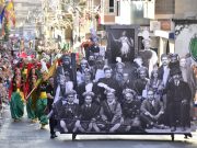 Desfile histórico de Los Moros Viejos de Petrer celebrando 200 años de vida, participaron 1.500 festeros de 70 pueblos, 16 bandas de música y 90 capitanías