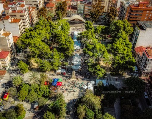 Vuelve la novena edición de Firelda a la Plaza Castelar los días 22 y 23 de octubre, la mayor feria de comercio de toda la comarca Firelda (archivo) @juanjustamante - Fotografía