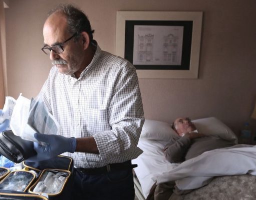 Más de catorce años prestando cuidados paliativos en el Departamento de Salud de Elda.