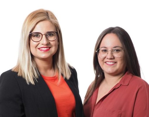 La edil Ana Tortosa renuncia al área de Fiestas de Petrer, que asumirá a partir de ahora la alcaldesa, y mantiene la concejalía de Servicios Sociales Irene Navarro - Ana Tortosa