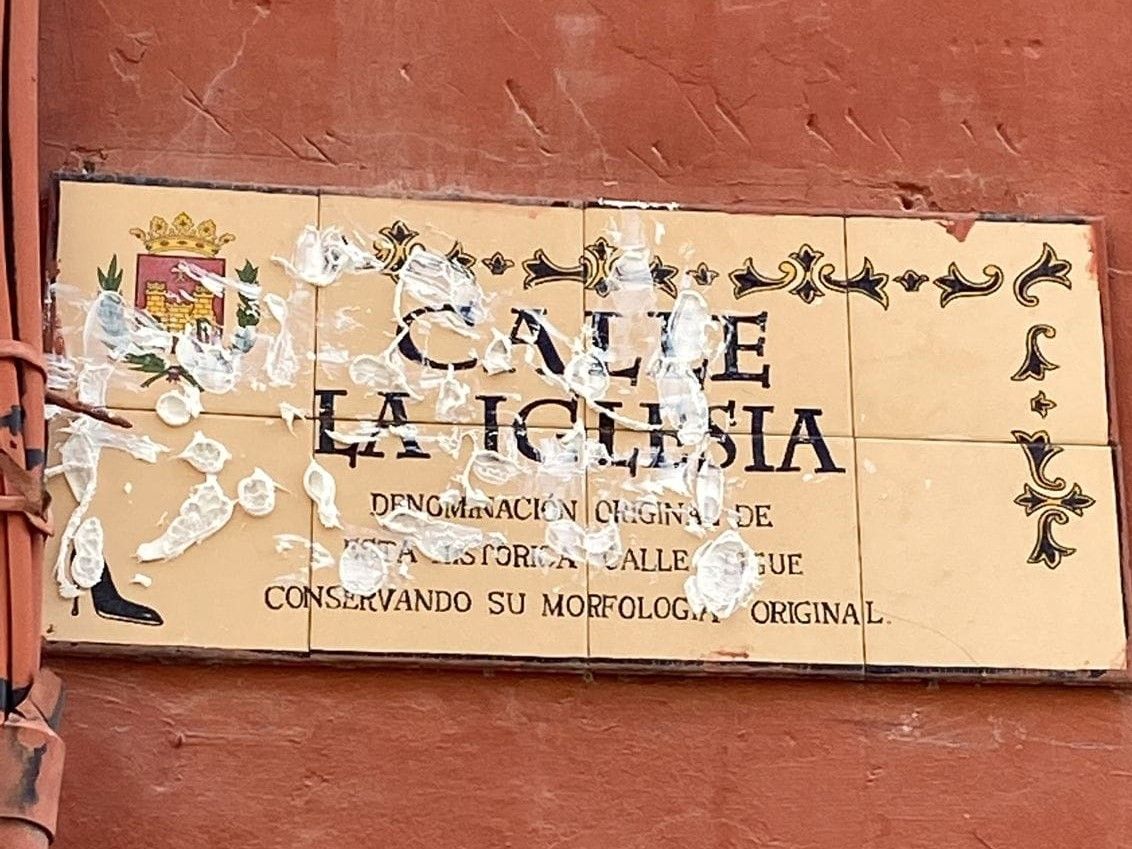 Cambio de placas en centro histórico Elda oct-2022