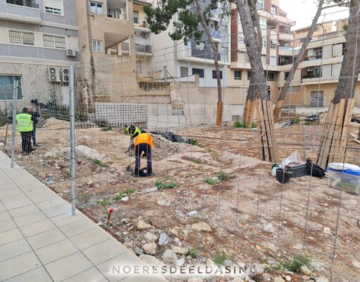 Se retoman los trabajos de arqueología en la plaza Joan Miró de Elda para el estudio de los enterramientos moriscos descubiertos (Galería de fotos) Trabajos de arqueología en la plaza Joan Miró de Elda
