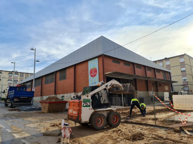 Mejora la red de aguas pluviales y el saneamiento del mercado de San Francisco de Sales