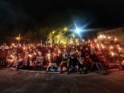 Una escultura en homenaje a la Bajada de Antorchas preside la nueva glorieta situada junto al Puente de la Avenida de Monóvar en Elda