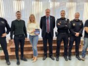 La Asociación Internacional de Policía distingue al Ayuntamiento de Petrer por su labor humanitaria en el acogimiento de refugiados ucranianos