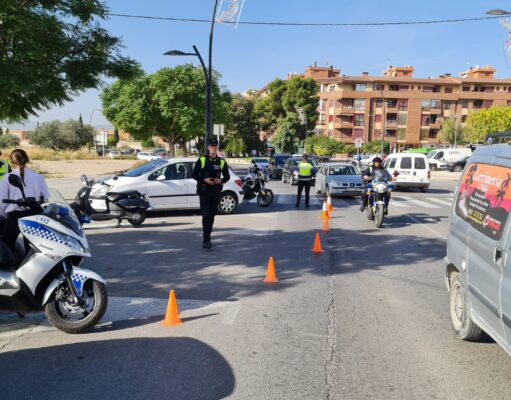 Los controles de tráfico en Petrer, durante el 2022, tramitaron 122 denuncias por no haber pasado la ITV y 74 denuncias por carecer del seguro obligatorio de accidentes Control de la policía local de Petrer