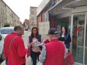 Los educadores ambientales de Elda continúan la campaña informativa puerta a puerta por la zona de la Feria y San Francisco de Sales tras alcanzar más de tres mil hogares visitados Educadores ambientales de Elda