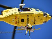 Aparatoso rescate con helicóptero de un joven en Petrer que se despeñó con su furgoneta unos 150 metros en un barranco en los Chaparrales – Vídeo Helicóptero 112 - Bomberos - @juanjustamante - Foto