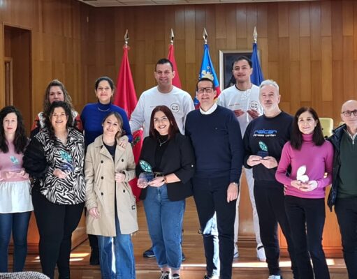 Entrega de premios a los seis comercios de Elda que han quedado en las primeras posiciones del concurso Agenda Urbana 2030 Entrega de premios a los seis comercios que han quedado en las primeras posiciones del concurso Agenda Urbana 2030