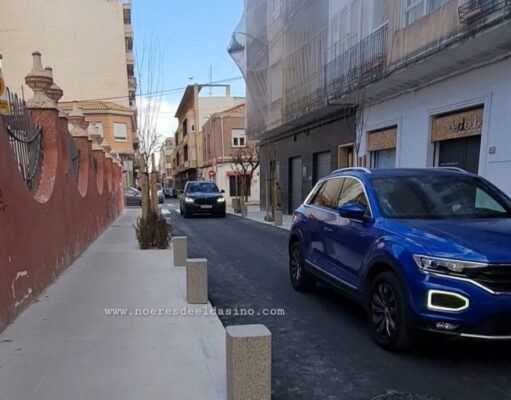 La calle Ramón Gorgé en Elda se reabre al tráfico y mejora la accesibilidad general del vial para facilitar el paso de las personas La calle Ramón Gorgé se reabre al tráfico