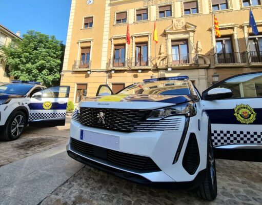La Policía Local de Elda moderniza su flota con la adquisición de tres vehículos patrulla híbridos y un furgón de atestados totalmente eléctrico