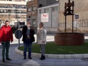 El Ayuntamiento homenajea a la Cooperativa agrícola de Petrer con la instalación de una prensa de principios del siglo XX en la rotonda de Felipe V El Ayuntamiento homenajea a la Cooperativa agrícola de Petrer