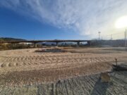 Siguen los trabajos de sustitución del pavimento sintético de la Pista de Atletismo de Elda y la urbanización del entorno para mejorar la accesibilidad y crear un aparcamiento público Pista de Atletismo de La Sismat