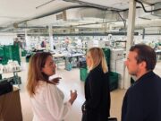 Petrer alcanza las 858 empresas inscritas en la Seguridad Social con un importante crecimiento en los tres últimos años Visita a una empresa de Petrer - Archivo