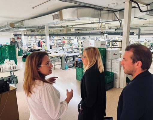 Petrer alcanza las 858 empresas inscritas en la Seguridad Social con un importante crecimiento en los tres últimos años Visita a una empresa de Petrer - Archivo