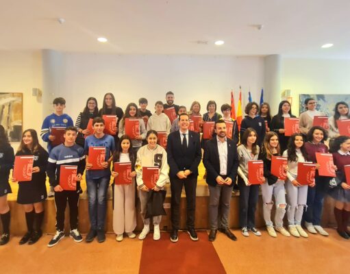 Reconocimientos a los 30 alumnos y alumnas de Elda con los mejores expedientes académicos del curso 2021-22 Reconocimientos a los 30 alumnos y alumnas de los centros educativos eldenses con los mejores expedientes académicos durante el curso 2021-22