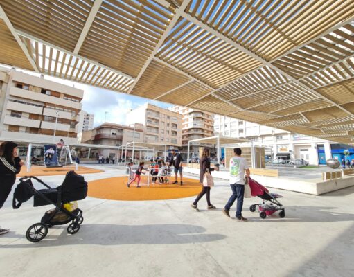 Abierta al público la Plaza del Zapatero tras la finalización de las obras de remodelación de este emblemático espacio público de Elda
