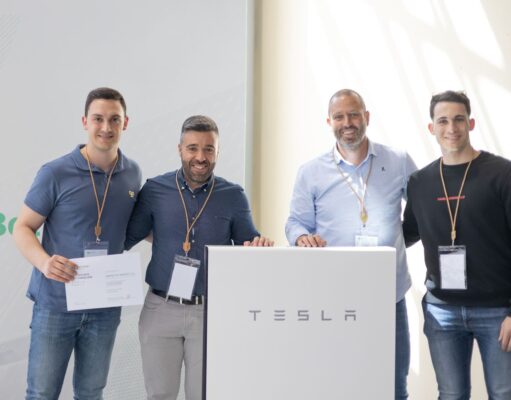 La empresa eldense Awergy se alía con Tesla para instalar sus baterías en Alicante