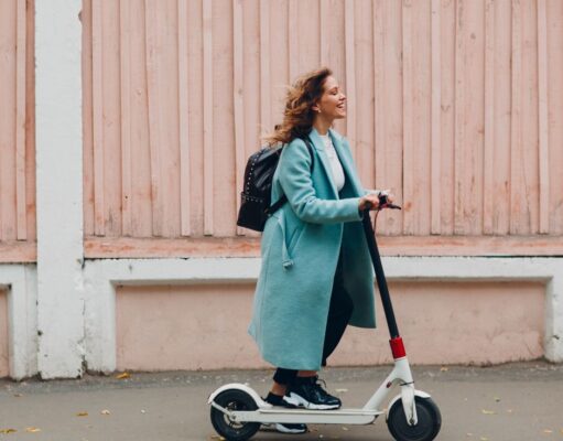 Petrer incrementará los controles ante el aumento de infracciones de las normas de tráfico de los usuarios de patinetes eléctricos Patinete eléctrico (Archivo)