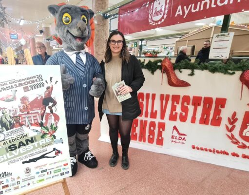 La San Silvestre Eldense ha comenzado a distribuir dorsales e inscripciones en persona en el stand del Mercado Central. La San Silvestre Eldense inicia la distribución de dorsales y la inscripción presencial en el stand instalado en el Mercado Central