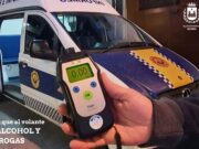 La Policía Local de Elda se une a la campaña de la DGT y realizará controles de alcoholemia y drogas al volante en Navidad.